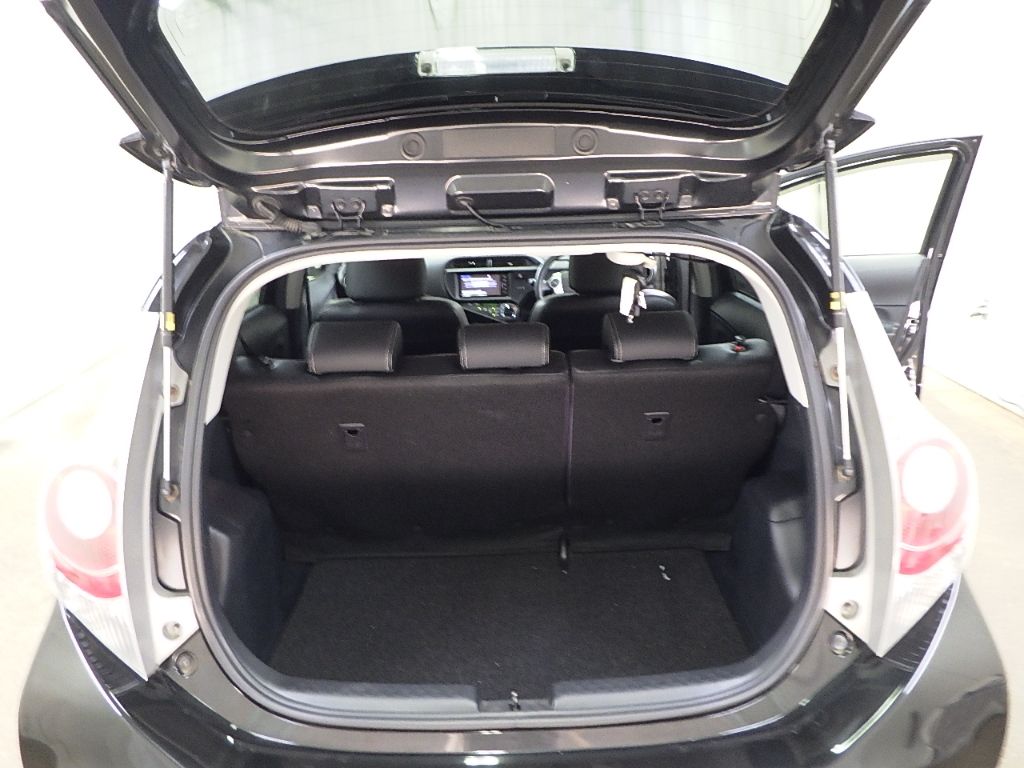 2014 Toyota Aqua Gブラックソフトレザーセレクション auction photo 8
