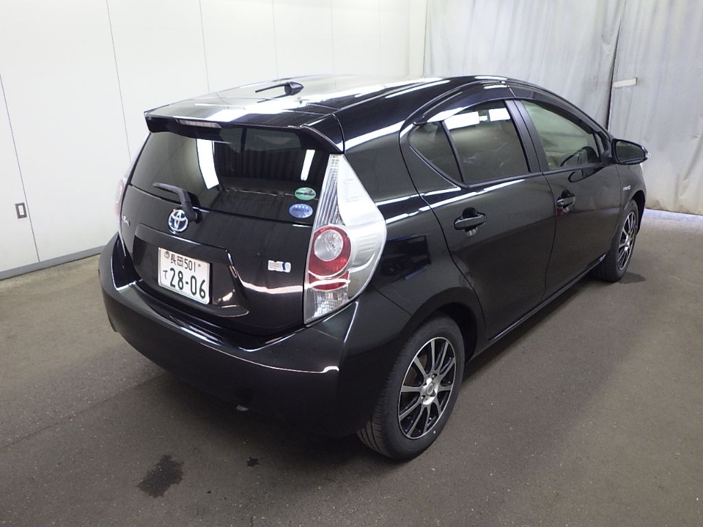 2014 Toyota Aqua Gブラックソフトレザーセレクション auction photo 2