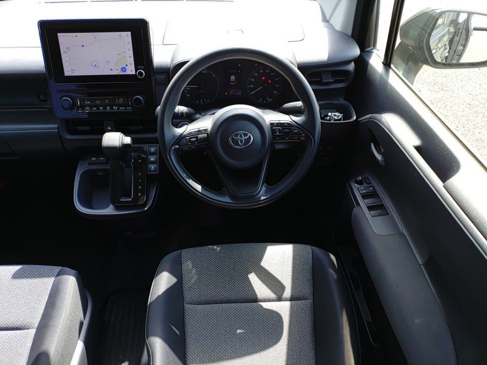 2023 Toyota Sienta auction photo 3