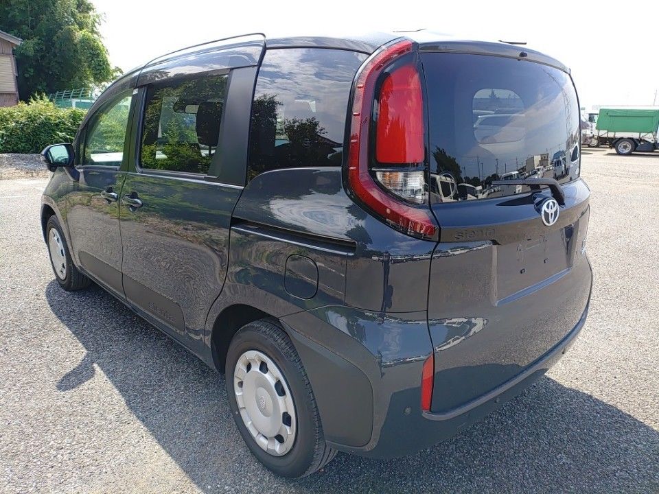 2023 Toyota Sienta auction photo 6