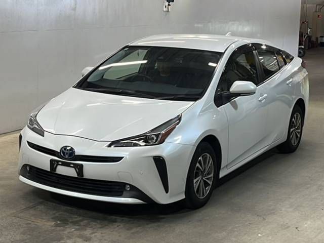 Japan Auction Vehicles 7 2022 Toyota Prius S auction photo