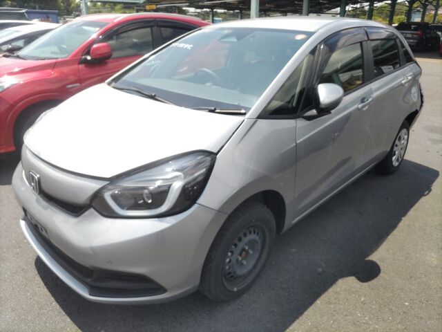 2024 Honda Fit EHEVベーシック 4WD auction photo 4