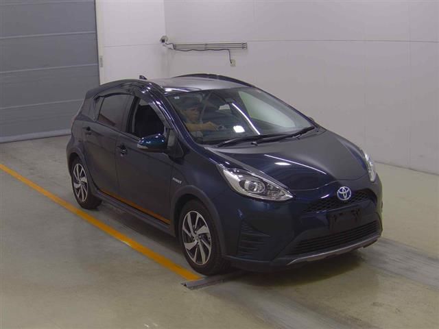 2017 Toyota Aqua Crossover Japan auction vehicle