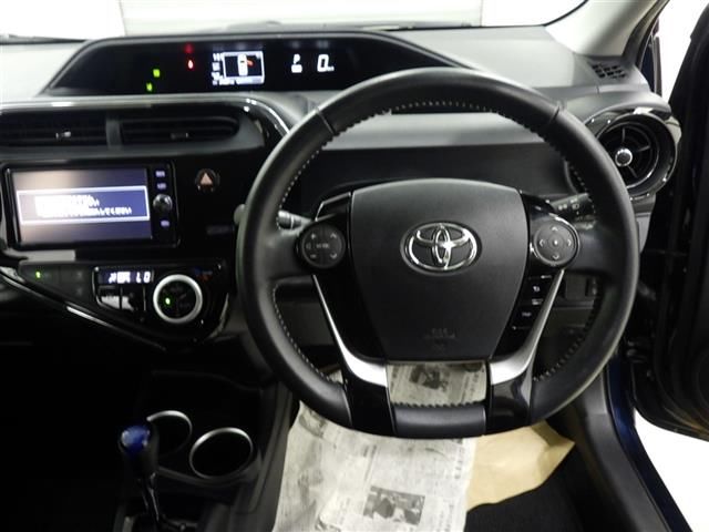 2017 Toyota Aqua Crossover auction photo 5