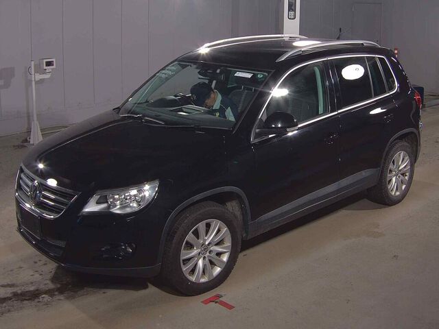 2011 Volkswagen ティグアン 4WD auction photo 4