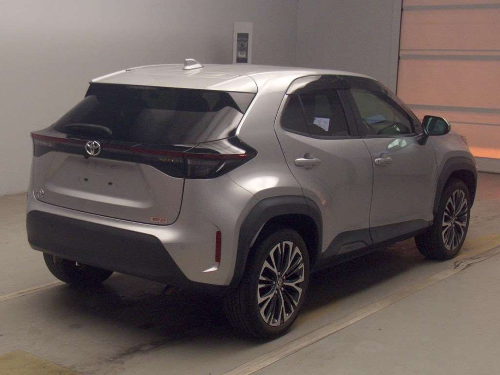 2022 Toyota Yaris Cross Z auction photo 2