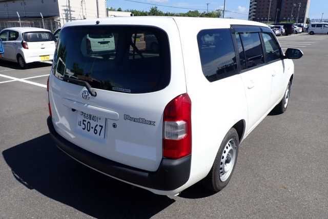 2021 Toyota Probox 4WD GL auction photo 2