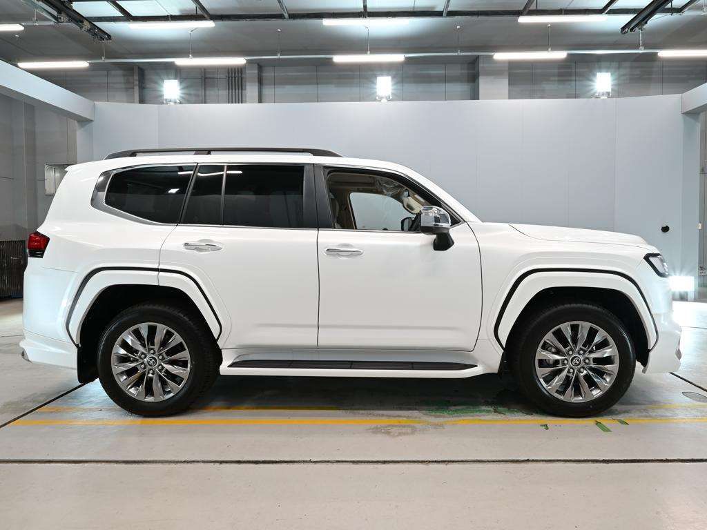 2024 Toyota Land Cruiser ZX 4WD auction photo 3