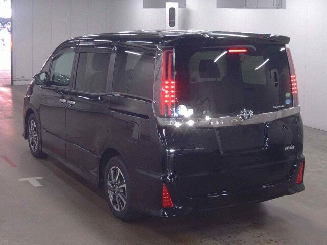 2019 Toyota Noah SI WXB 2 auction photo 2