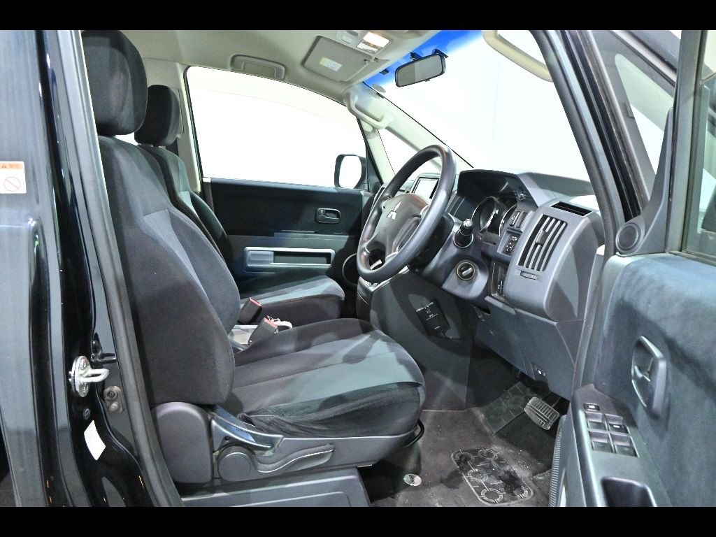 2011 Mitsubishi Delica D:5 M auction photo 6