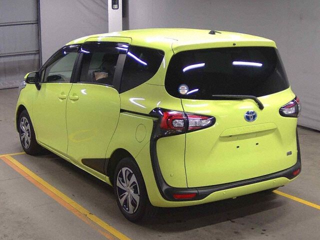 2022 Toyota Sienta HVファンベースGクエロ auction photo 2