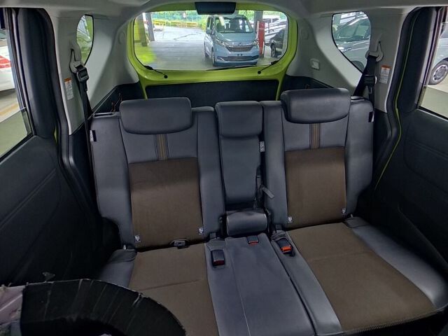 2022 Toyota Sienta HVファンベースGクエロ auction photo 6