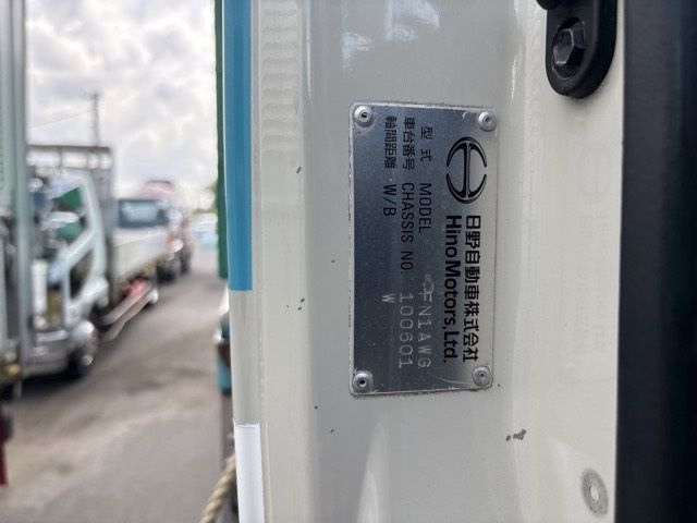 2018 Hino Profia ホロウイング auction photo 7