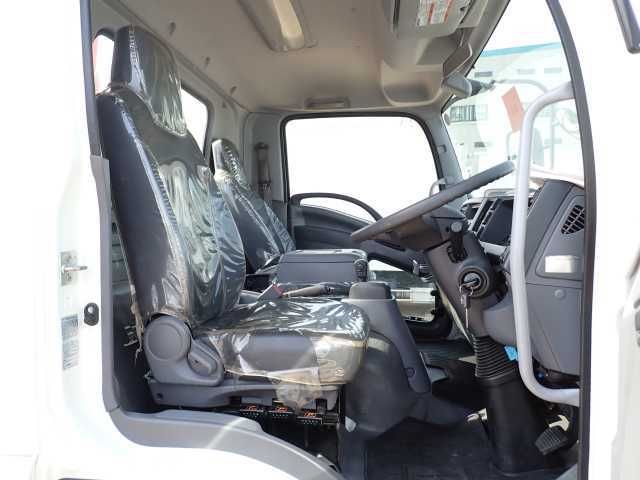2019 Isuzu Forward 2.55T Crane Truck auction photo 5