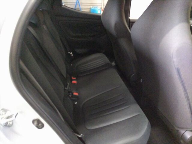 2022 Toyota Yaris ハイブリッドX 4WD auction photo 6