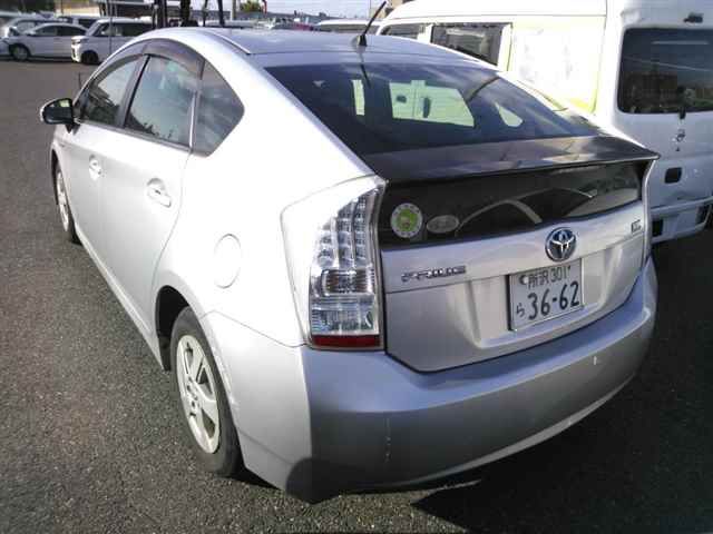 2011 Toyota Prius L auction photo 2