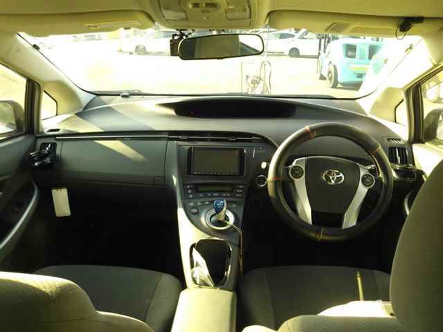 2011 Toyota Prius L auction photo 6