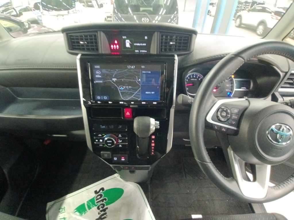 2021 Toyota Roomy Custom G auction photo 11
