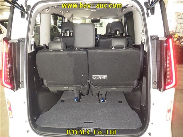 2023 Nissan セレナ eパワー e-パワー ハイウェイスターV auction photo 6