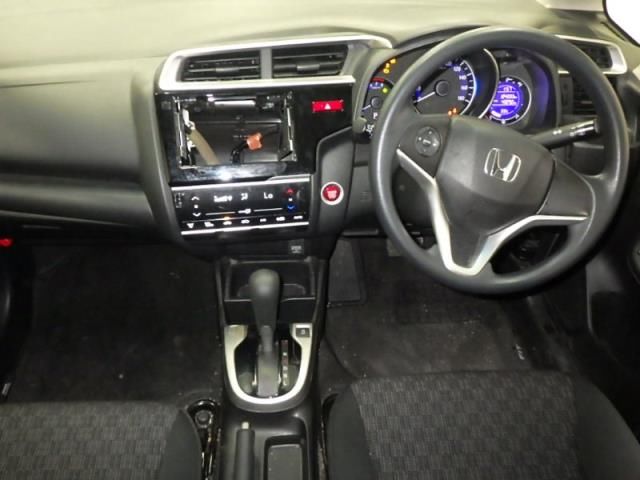 2016 Honda Fit 13G Fパッケージ auction photo 3