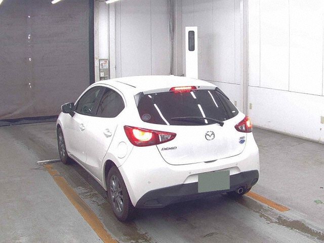 2018 Mazda Demio 15Sツーリング auction photo 2