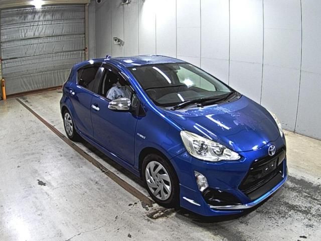 2015 Toyota Aqua G Modellista Japan auction vehicle