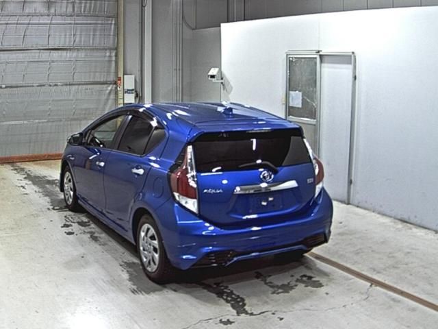2015 Toyota Aqua G Modellista auction photo 2