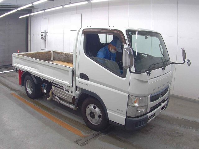 2017 Mitsubishi Fuso Canter 4WD Japan auction vehicle
