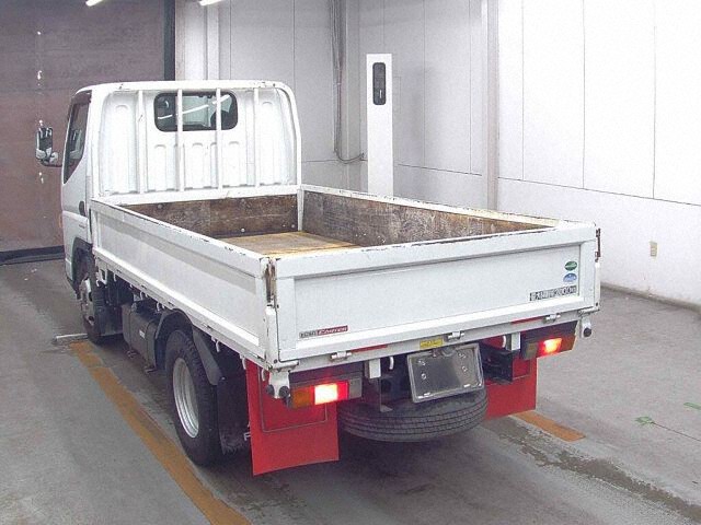 2017 Mitsubishi Fuso Canter 4WD auction photo 2