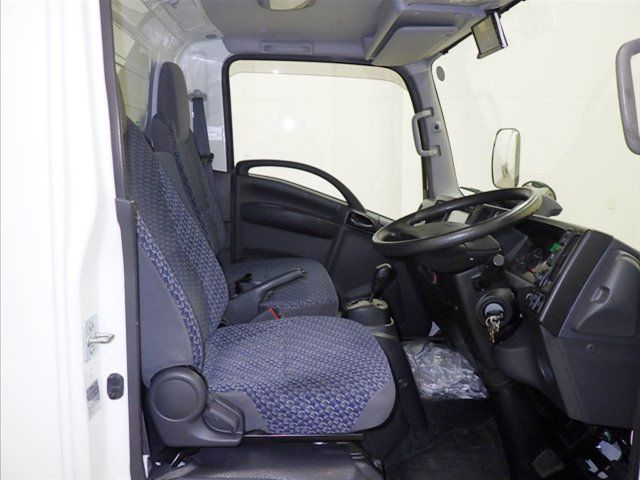 2021 Isuzu Elf Van auction photo 6