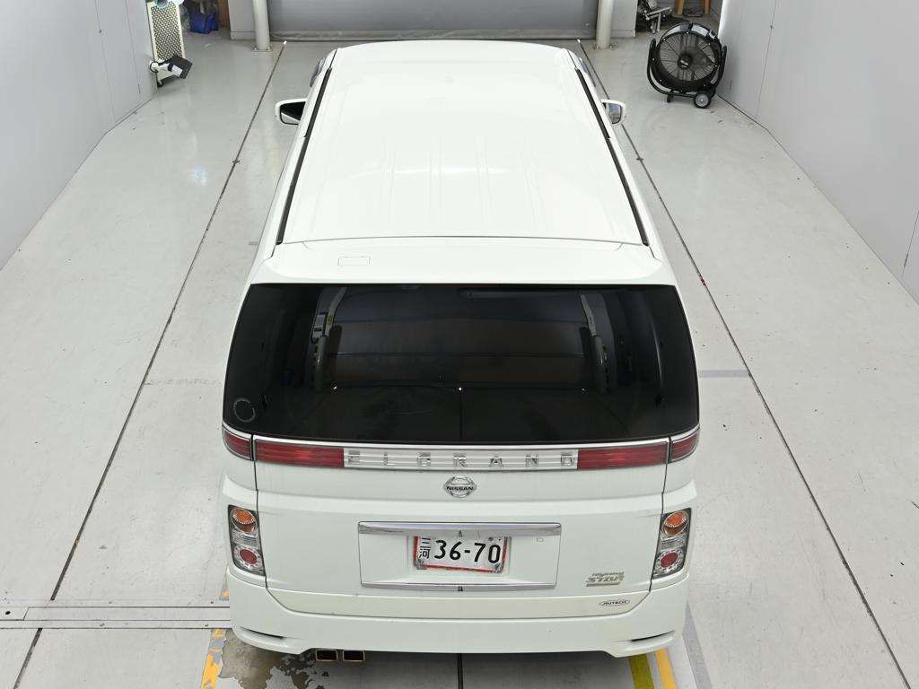 2010 Nissan Elgrand 250HスターBLKレザアバ 4WD auction photo 8