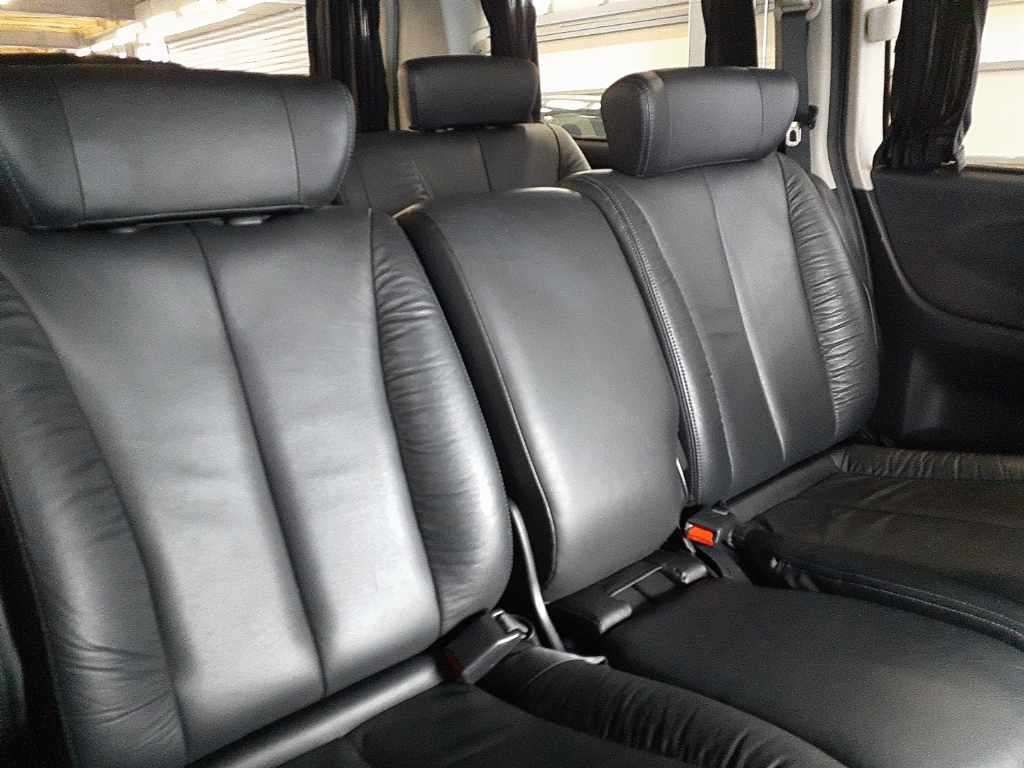 2010 Nissan Elgrand 250HスターBLKレザアバ 4WD auction photo 11