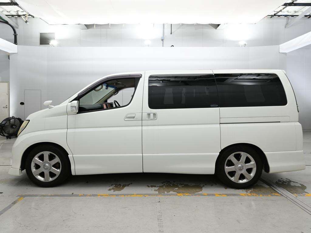 2010 Nissan Elgrand 250HスターBLKレザアバ 4WD auction photo 4