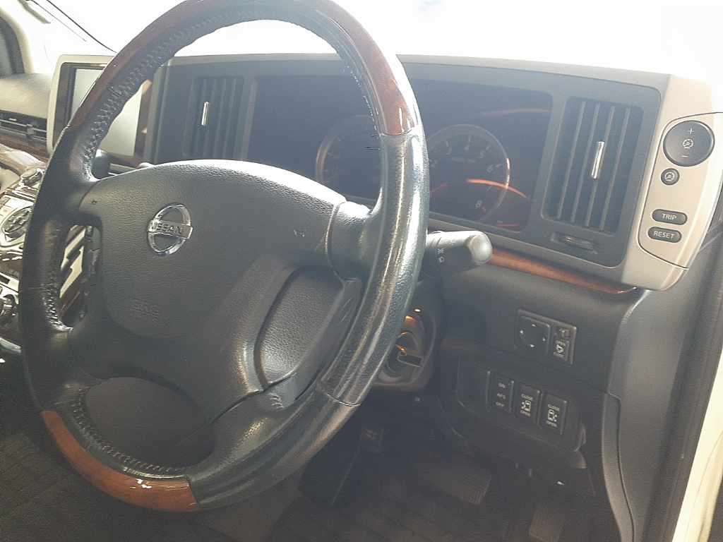 2010 Nissan Elgrand 250HスターBLKレザアバ 4WD auction photo 9