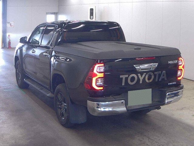 2024 Toyota Hilux Z 4WD auction photo 2