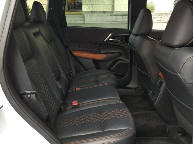 2022 Mitsubishi Outlander PHEV P 4WD auction photo 6