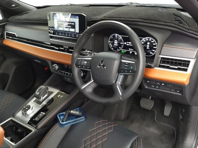 2022 Mitsubishi Outlander PHEV P 4WD auction photo 3