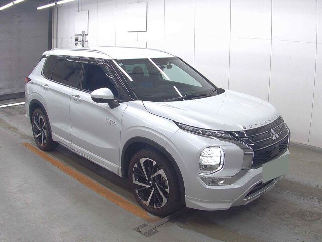 2022 Mitsubishi Outlander PHEV P 4WD Japan auction vehicle