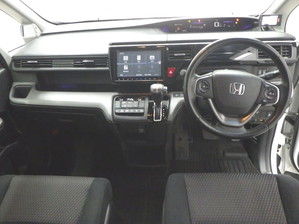 2016 Honda Stepwgn アドバンスパッケージβ 7人 auction photo 3