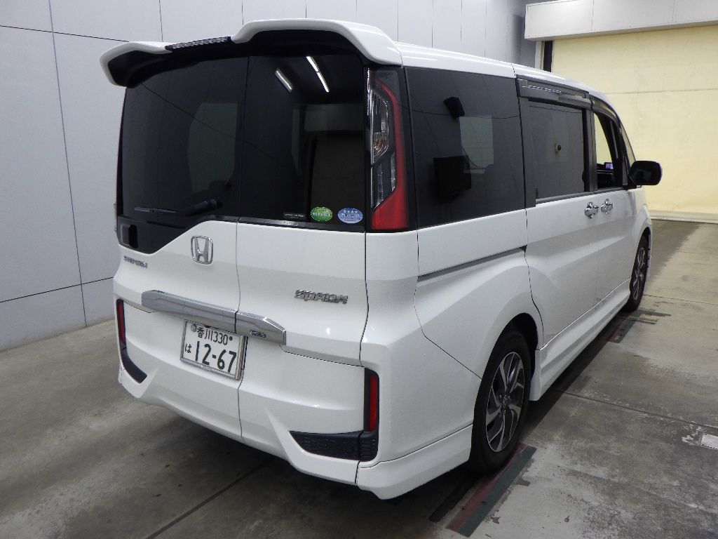 2016 Honda Stepwgn アドバンスパッケージβ 7人 auction photo 2