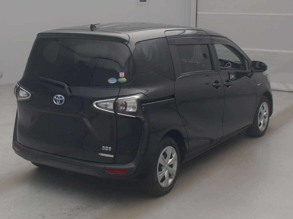 2019 Toyota Sienta ハイブリッド ファンベースG auction photo 2