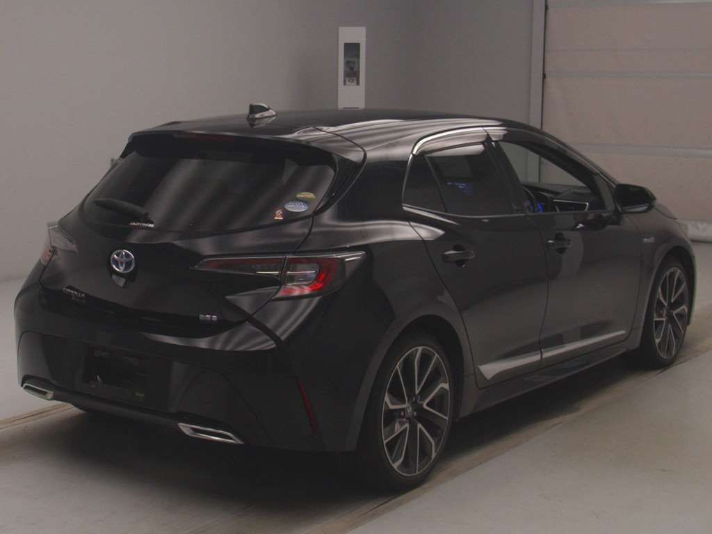 2018 Toyota Corolla Sport ハイブリッドG Z auction photo 2