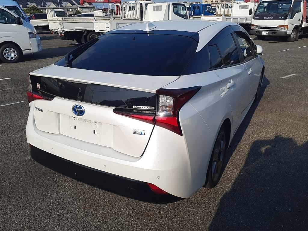 2021 Toyota Prius Sツーリングセレクション auction photo 2