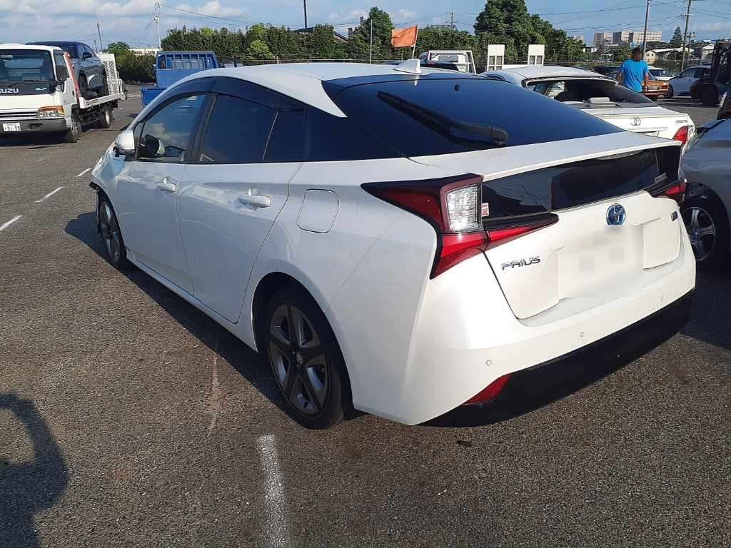 2021 Toyota Prius Sツーリングセレクション auction photo 6