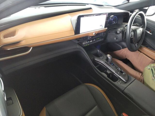 2024 Toyota Crown Crossover RSアドバンスド 4WD auction photo 3