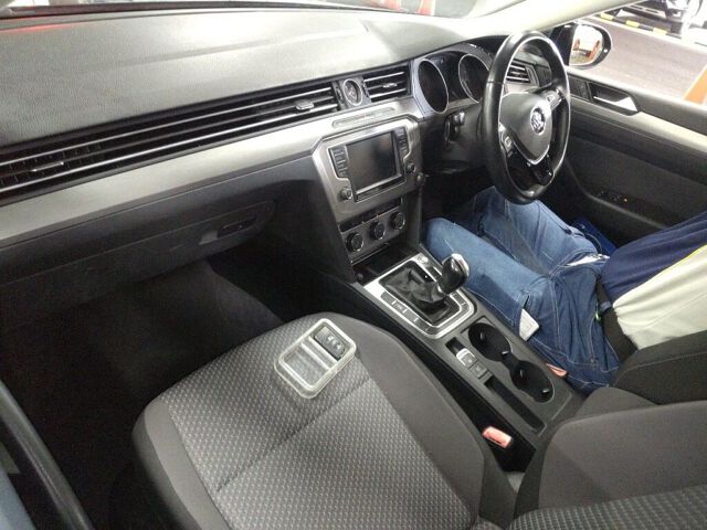 2016 Volkswagen パサートヴァリアント auction photo 3