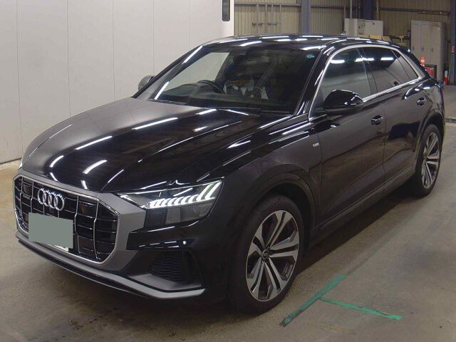 2021 Audi Q8 55TFSIQSライコンフ 4WD auction photo 4