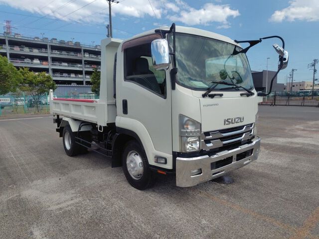 2015 Isuzu Forward ダンプ Japan auction vehicle