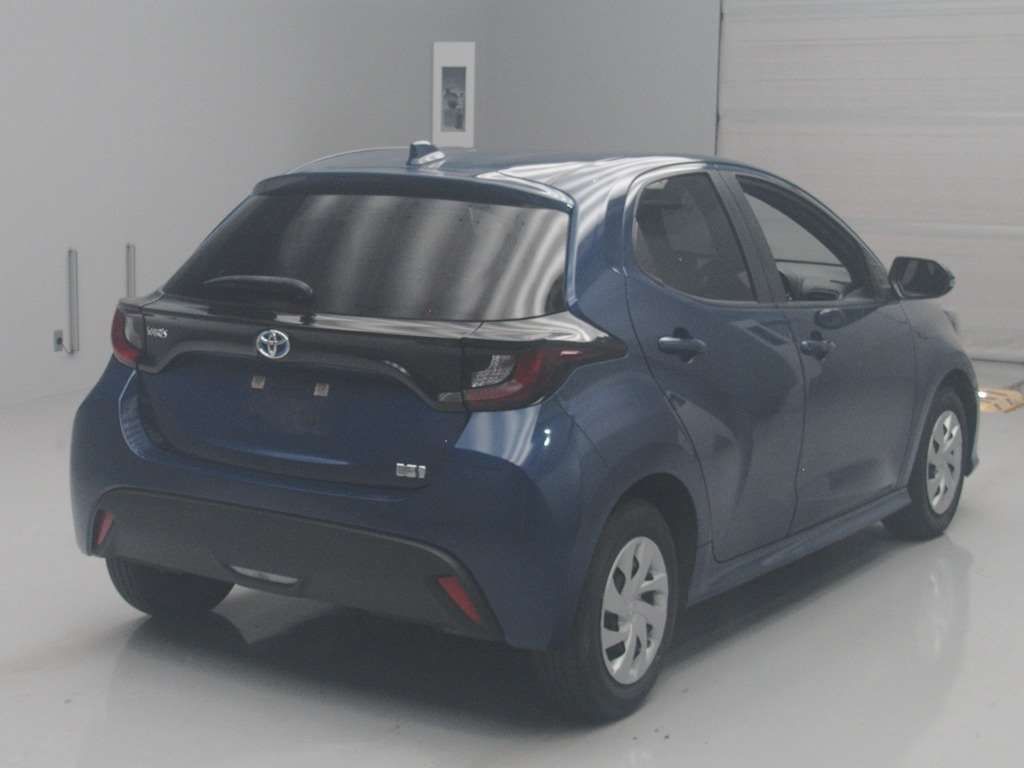 2021 Toyota Yaris Hybrid X auction photo 2