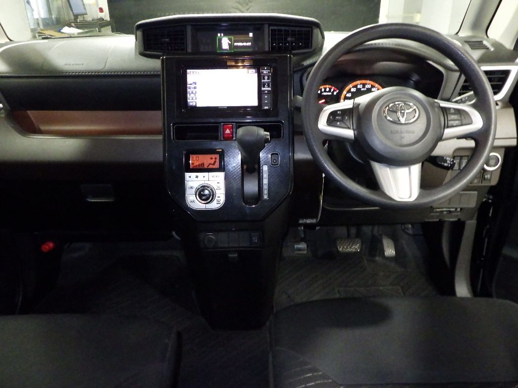 2017 Toyota Tank G S auction photo 3